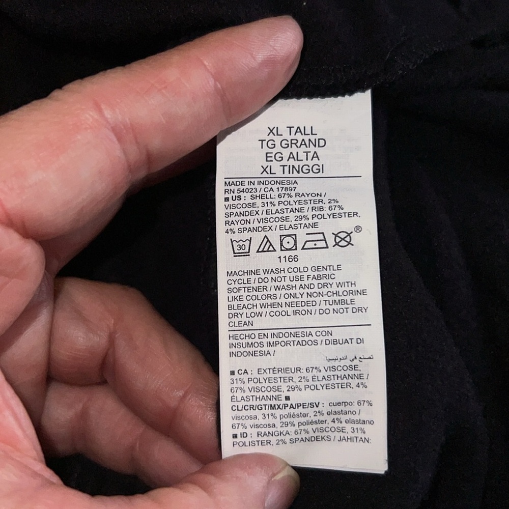NWT Old Navy Women’s Pullover V-neck Black Hoodie AA2 - Picture 6 of 6